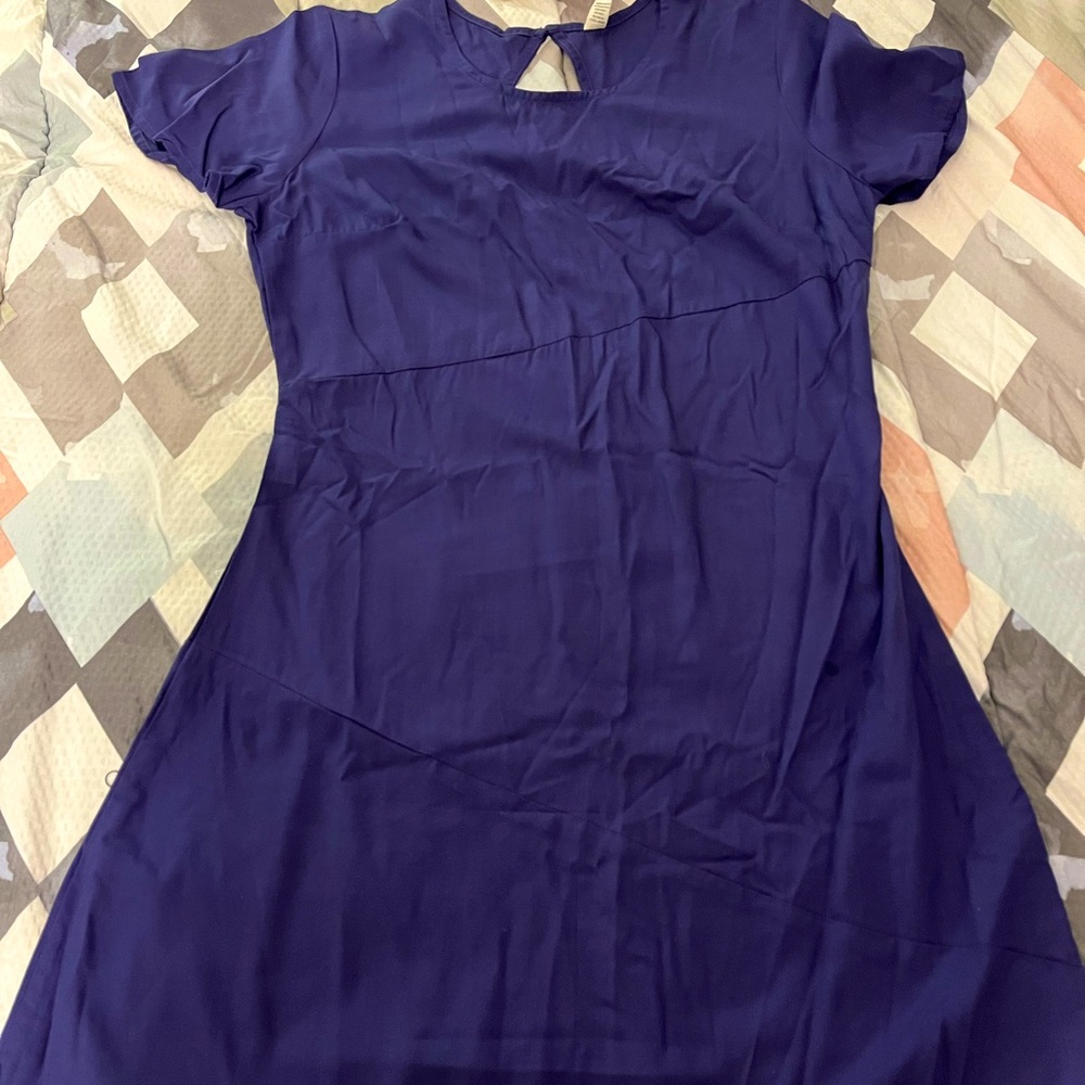 Valija short suit. Completely new, it is size small and fits close to the body.
